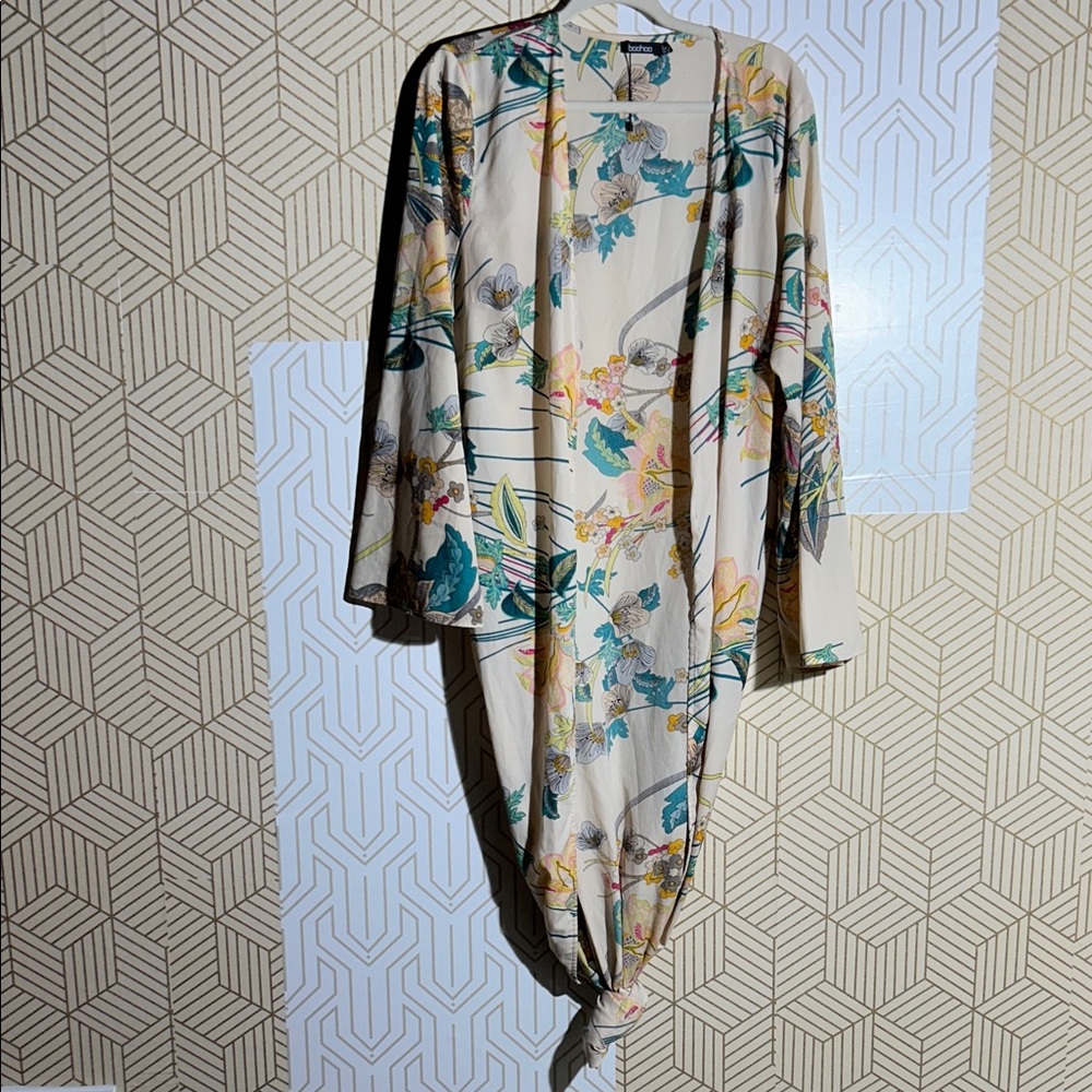 Boohoo Floral Print Kimono